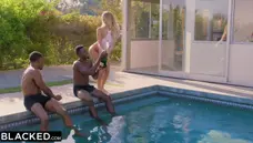 Getting BBC Is This Hot Blonde's Only Priority