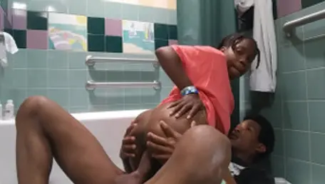 BOOTY BOUNCIN ON A FAT BBC
